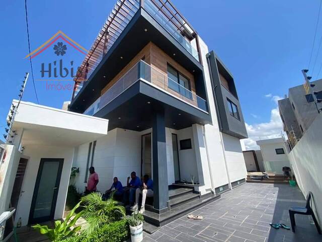 #18 - Moradia Triplex para Venda em Maputo - Maputo - 1