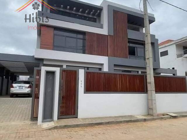 #45 - Moradia Triplex para Venda em Maputo - Maputo - 1