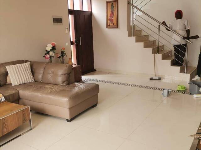 #484 - Moradia para Arrendamento em Maputo - Maputo