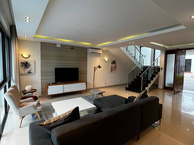 #956 - Moradia para Arrendamento em Maputo - Maputo