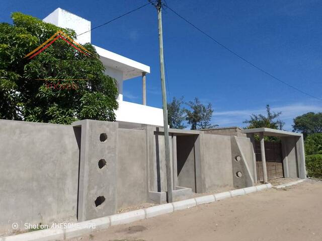 #1038 - Moradia para Venda em Maputo - Maputo