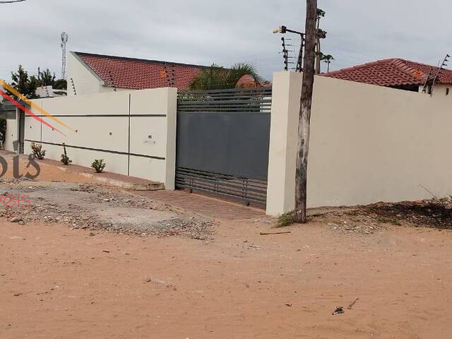 #1073 - Moradia para Arrendamento em Maputo - Maputo