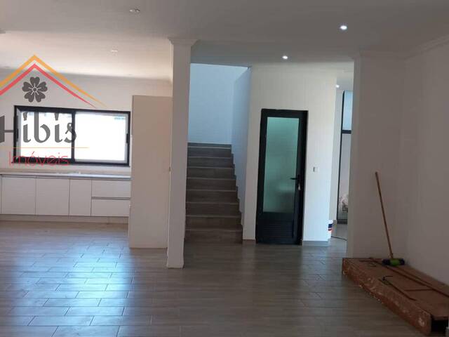 #1077 - Moradia para Venda em Maputo - Maputo