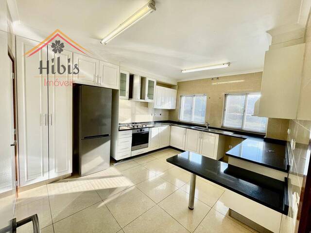 #1231 - Apartamento para Arrendamento em Maputo - Maputo