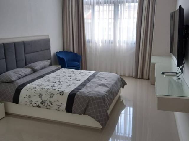 #1271 - Moradia para Arrendamento em Maputo - Maputo