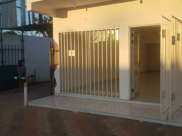 Ponto Comercial para Arrendamento em Boane - 4