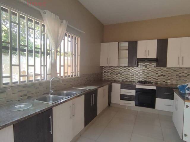 #1866 - Moradia para Venda em Maputo - Maputo